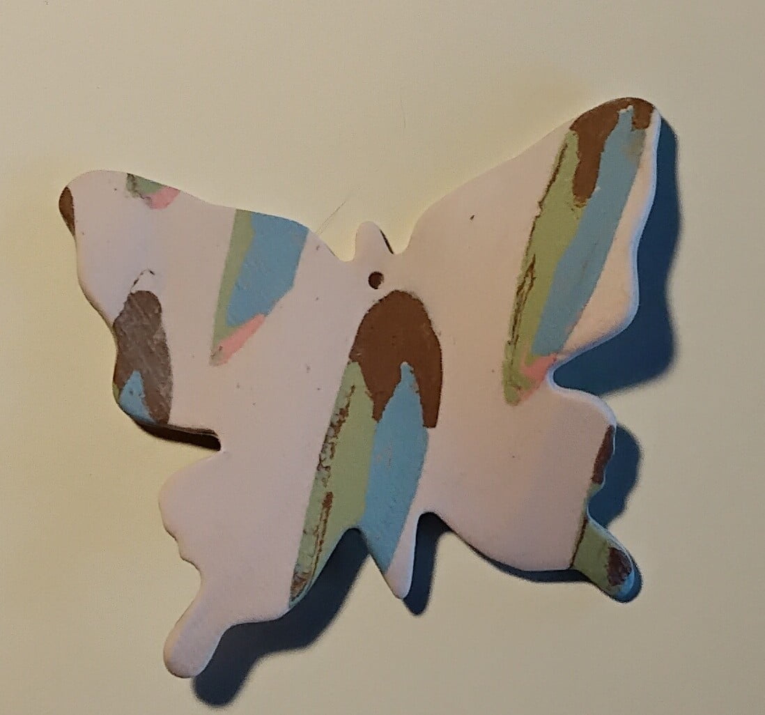 papillon-rosé-coloré-porcelaine Figurine porcelaine papillon rose, bleu, vert – Image 1