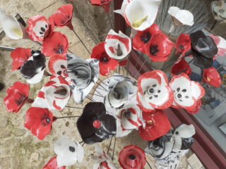 Grande fleur porcelaine rouge clair – Image 3