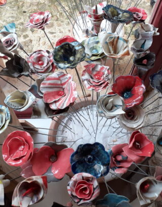 Grande fleur porcelaine rouge clair – Image 2