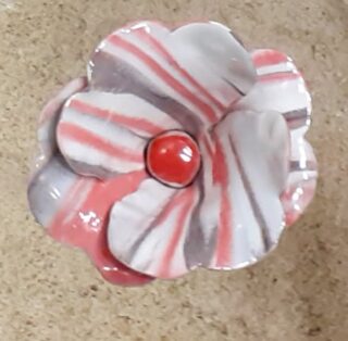 Grande fleur porcelaine pavot rouge, noir, blanc