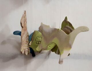 Mobile Carillon porcelaine chats, pistache, bleu – Image 3