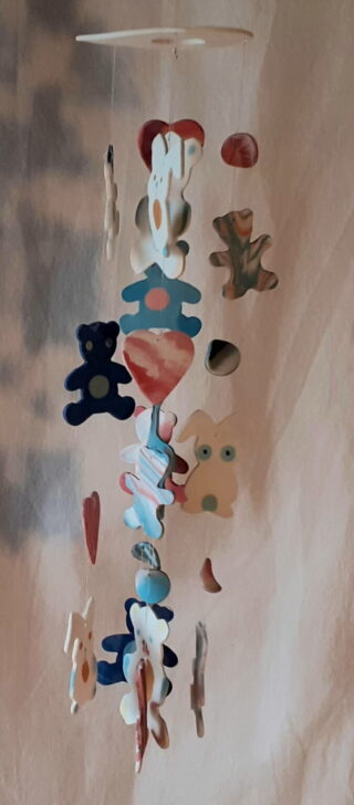 Mobile Carillon porcelaine nounours, lapin, cœur, rose, bleu