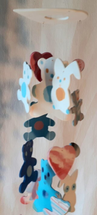 Mobile Carillon porcelaine nounours, lapin, cœur, rose, bleu – Image 4