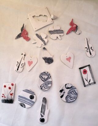 Mobile Carillon porcelaine, noir, blanc, rouge, violon, musique – Image 3